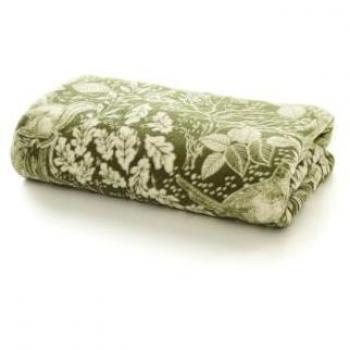 Snowy Grove Fleece Throw – 140x180cm, Woodland Animal Pattern, Soft Fabric
