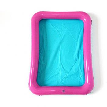 Kinderfreundlicher Sandtisch für den Pool