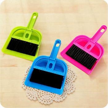 Pet Grooming Dustpan and Brush Combo