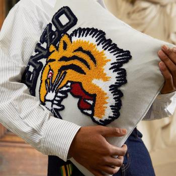 Fundación Varsity Lana K Kenzo
