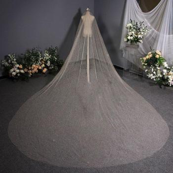 Long Yarn Wedding Dress with Exquisite Bridal Headdress