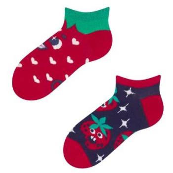 Glückliche Erdbeer-Socken für Kinder