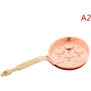 Ustensiles de Cuisine Miniatures en Détails