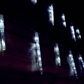 Cool White 72 LED Chaser Icicle Lights