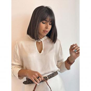 Blusa Blanca “Mariquita Mao” con Detalle Satinado