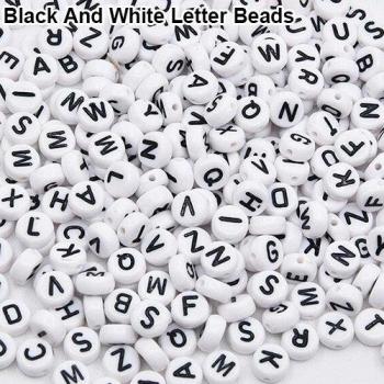 Accesorio de Pulsera con Letras Acrílicas